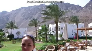 Nogi na ramionach wideo z napaloną polskie filmy seks Lolą Soums z Amateur Euro